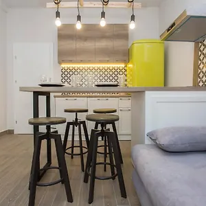  Apartment Sunny And Modern 1bdr In The Center