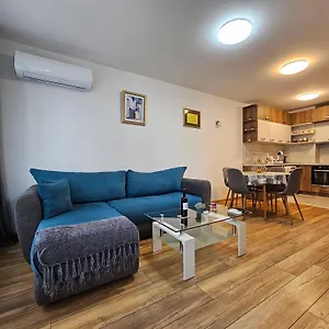  Apartment Brand New With Free Parking Near Center